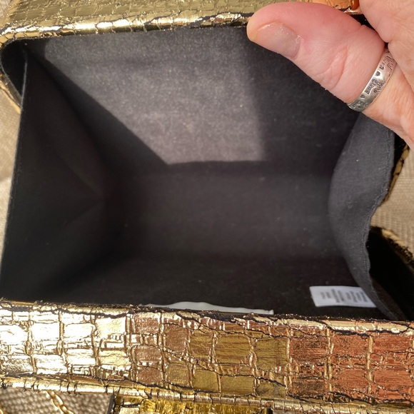 Structured Box Crossbody Bag by BP. Gold Metallic Lamey. Gold Chain Strap. EUC. - Picture 8 of 15